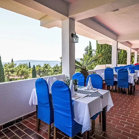 Medena-2 By Interhome * Τρογκίρ