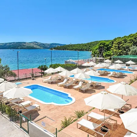 Apartment Medena-2 By Interhome Trogir