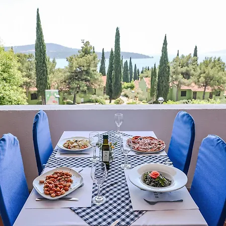 Apartamento Medena-2 By Interhome